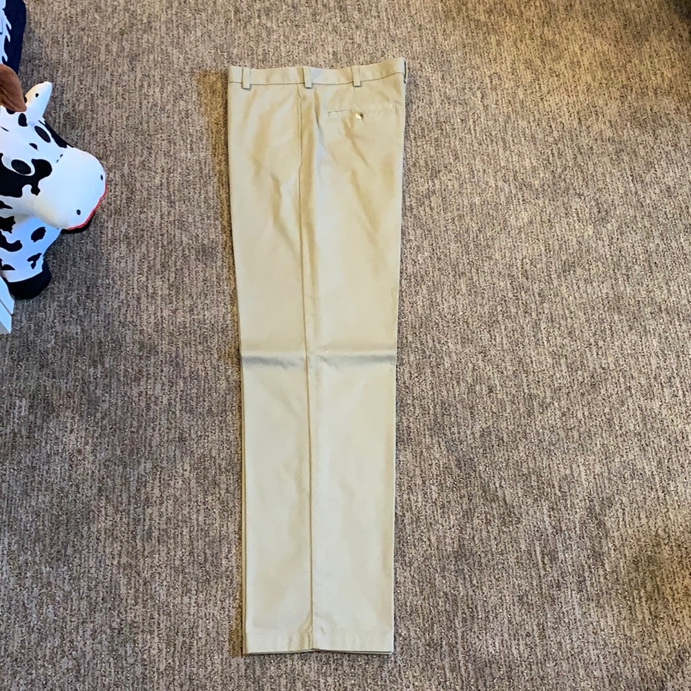 Men’s IZOD khaki pants